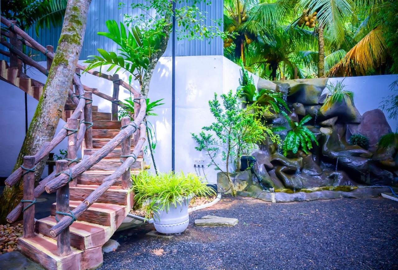 Tamarind Moon Hostel Dickwella Exterior photo